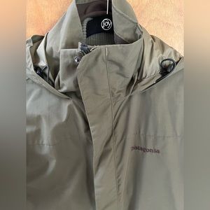 Patagonia Men Medium Green Three in One Jacket! Shell Insulted Jacket Coat